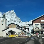 Beautiful 3-room Ski-in Ski-out Cervinia 아파트