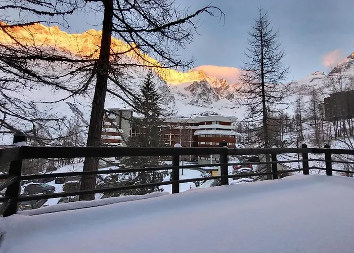 Beautiful 3-room Ski-in Ski-out Cervinia ברויל-קרוויניה